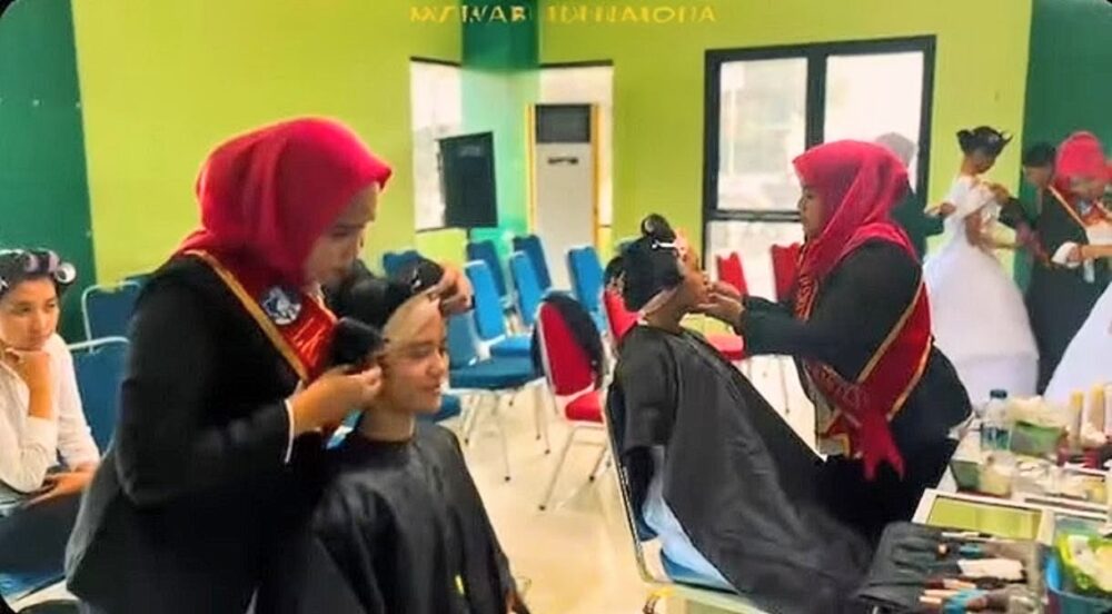 Camat Cisoka Buka Uji Kompetensi Pelatihan Tata Rias: Dorong SDM Terampil dan Ekonomi Kreatif 2 Screenshot 2025 12 08 14 54 44 456 com.instagram.android edit2