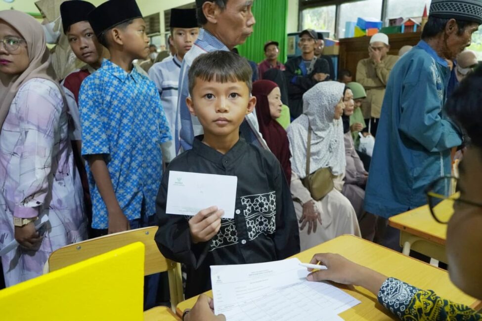 Baznas Kabupaten Tangerang Salurkan ZIS Rp126 Juta untuk Warga Pagedangan 2 e90c17eb 8d3a 413a 81d3 99c04d3f0433